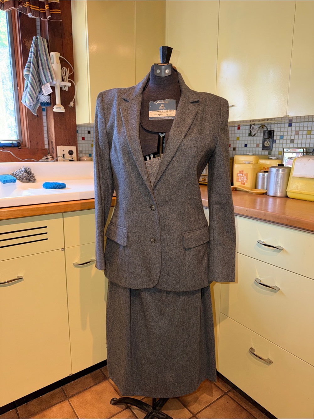 Pierre Cardin Skirt Suit Set Women’s Wool Blend Outfit - Picture 1 of 11
